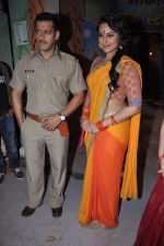 Salman Khan and Sonakshi Sinha on the sets of Diya Aur Baati in Mira Road, Mumbai on 11th Dec 2012 (22).JPG